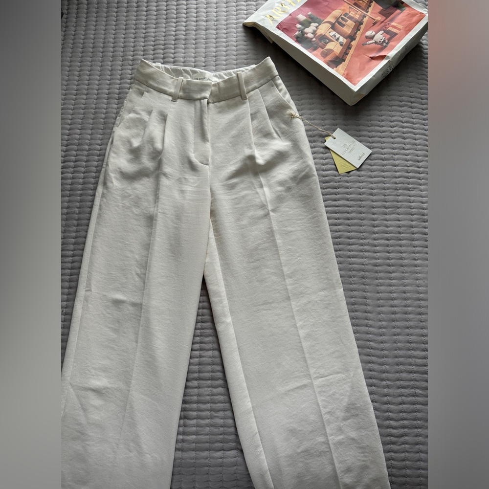 Aritzia Effortless Pants Light Birch Size 0